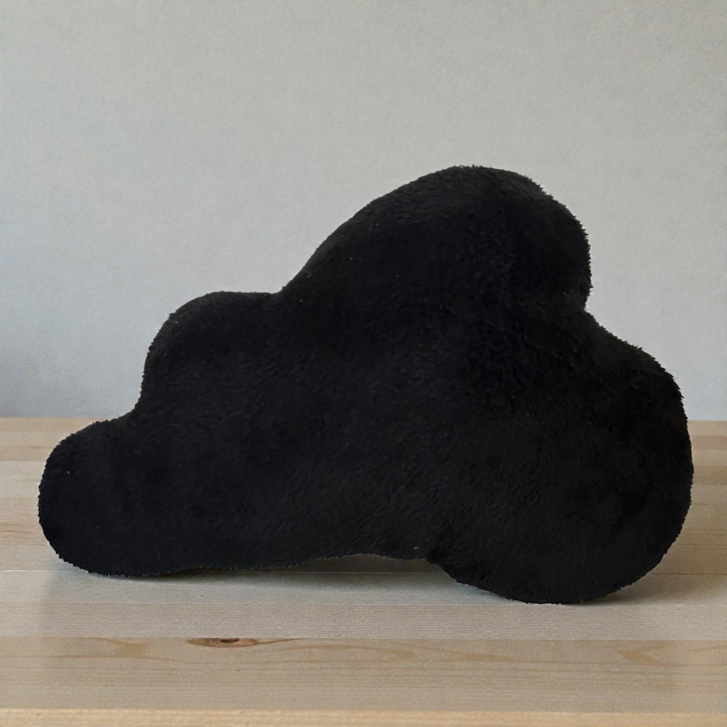 Coussin doux nuage motus et bouche cousue