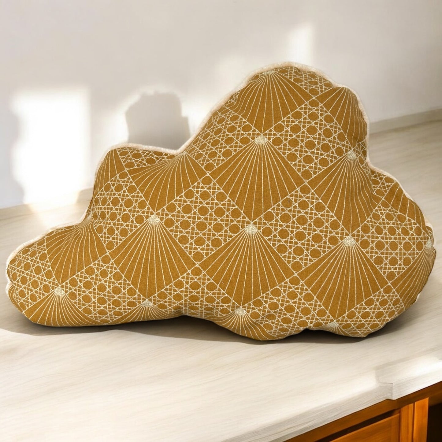 Coussin doux nuage "comme un soleil"