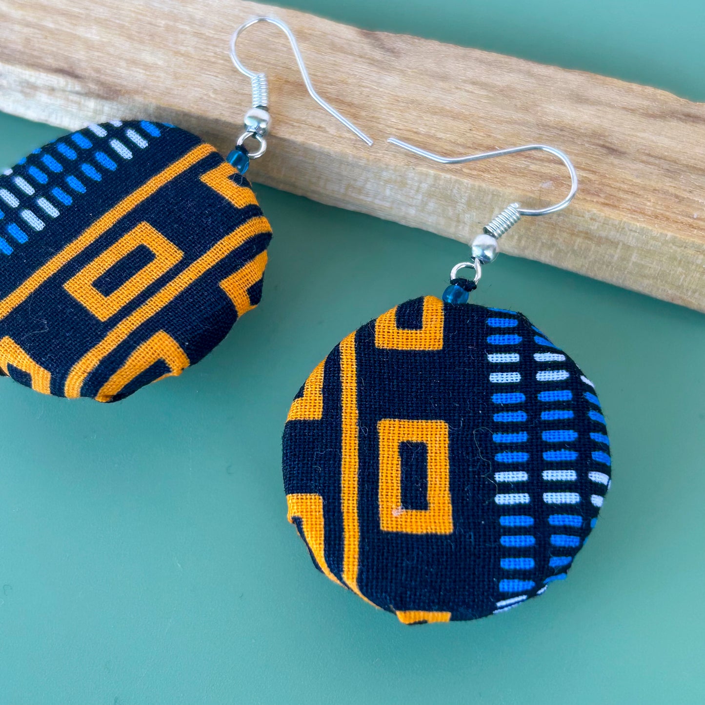 Boucles d'oreilles wax "géométrie orange et bleue"