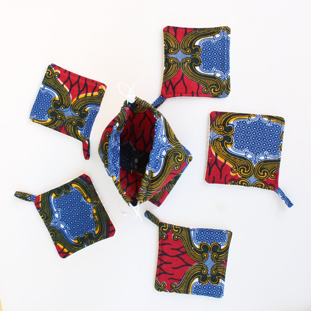 Lingettes lavables wax et bambou et leur pochette de voyage