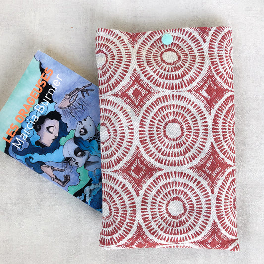 Pochette à livre de poche upcyclée -  géométrie bordeaux