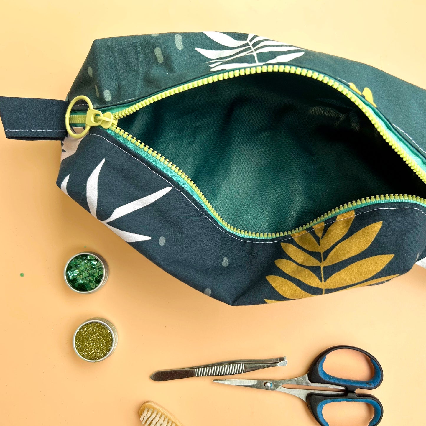Trousse upcyclée "nuit végétale"