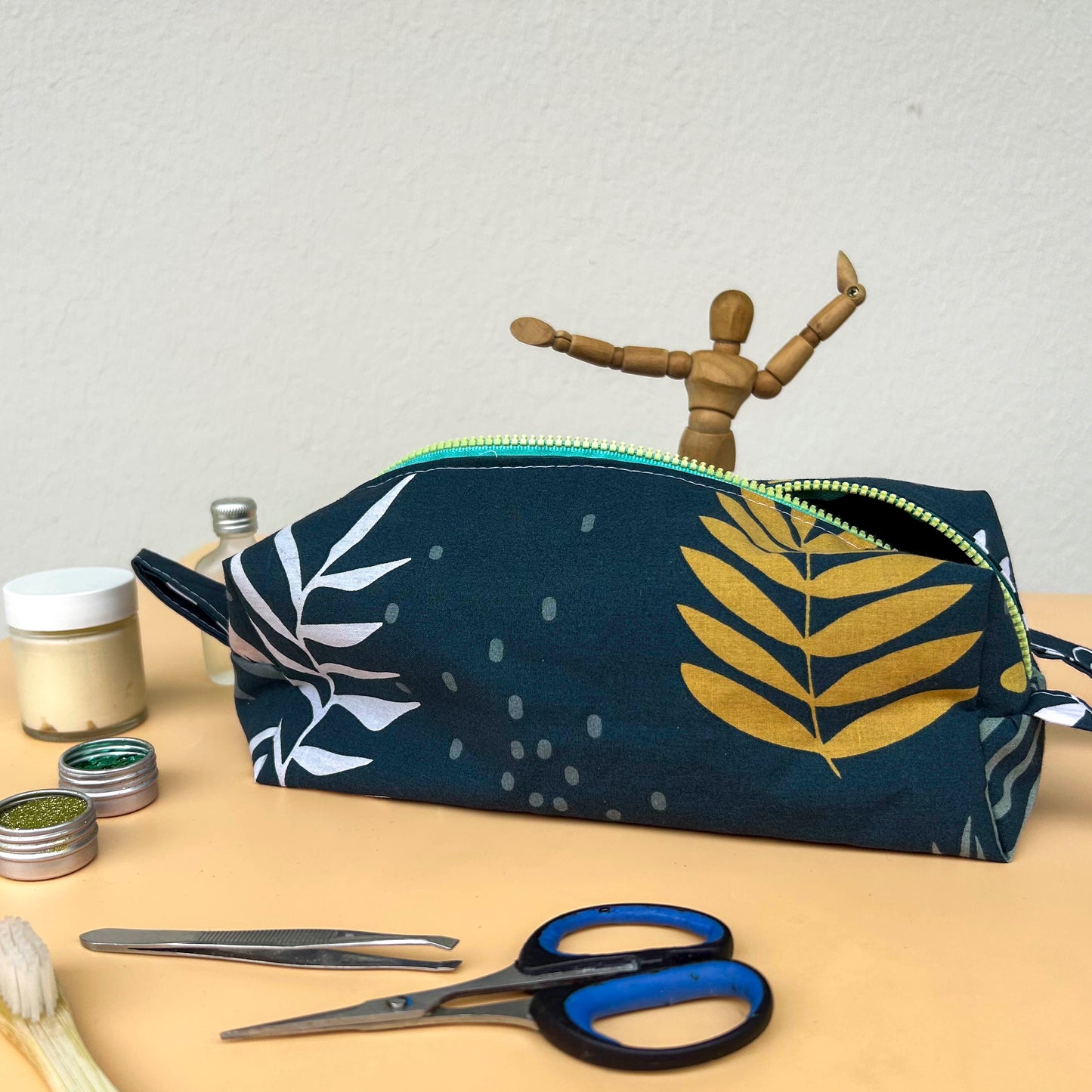 Trousse upcyclée "nuit végétale"