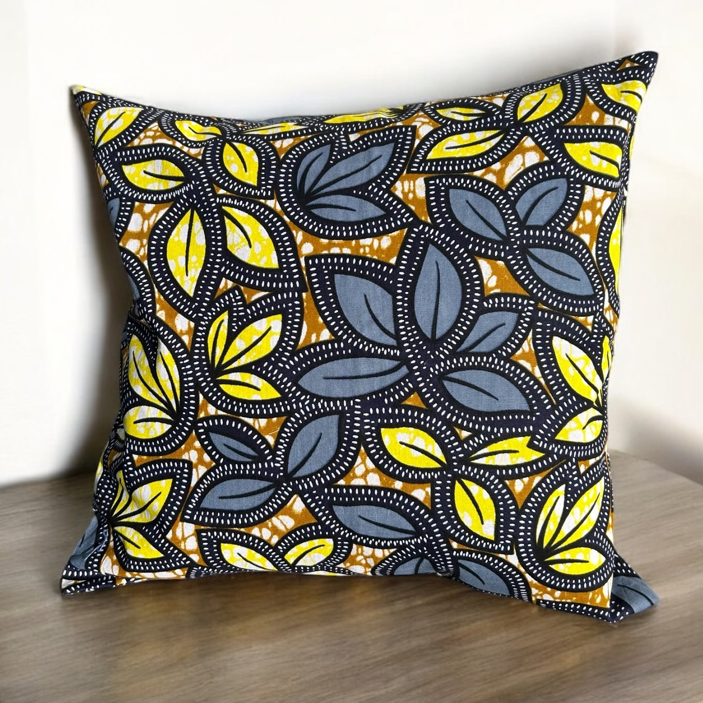 Housse de coussin portefeuille - wax "végétaux jaunes et bleus"