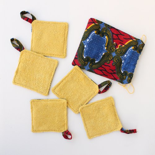 Lingettes lavables wax et bambou et leur pochette de voyage